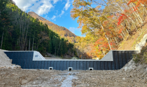 【建設LABO-施工実績】芝草山地区(中ノ沢)流木防止総合対策治山工事